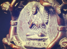 北京故宫佛教藏品：融合汉藏文化及释道信仰于一体的铜祖师坐像 欣赏