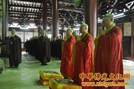 2011光孝寺传戒大法会三省方丈传授比丘戒 300弟子正式成僧人