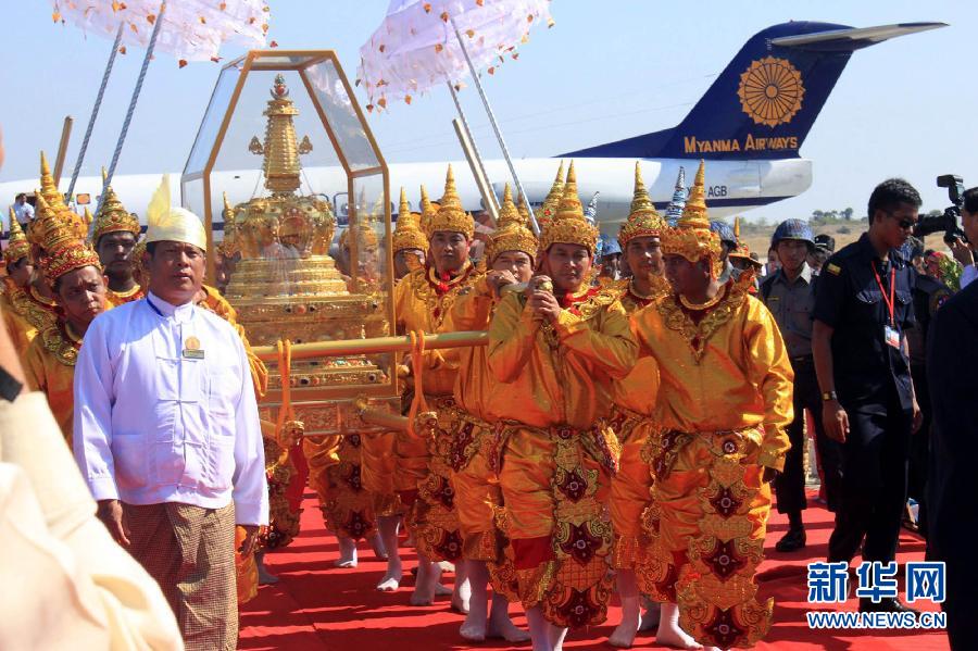 缅甸曼德勒市民盛迎中国佛牙舍利