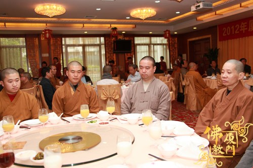 厦门佛教界迎新春团拜会在南普陀寺举行
