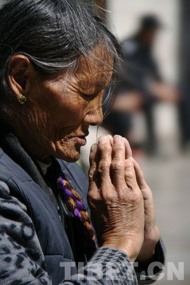西藏迎来藏传佛教传统节日“萨嘎达瓦节”