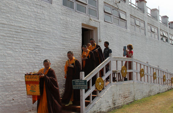 尼泊尔中华寺在蓝毗尼举办汉传佛教浴佛法会
