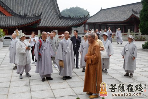 韩国僧团参访四祖寺 明基大和尚热情接待