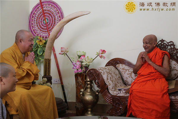 印顺大和尚应邀参访斯里兰卡第一僧王及佩拉德尼亚大学校长 受到僧俗两众的热情接待