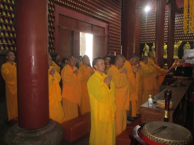阳明山万寿寺为尼泊尔和我国西藏日喀则震区祈福