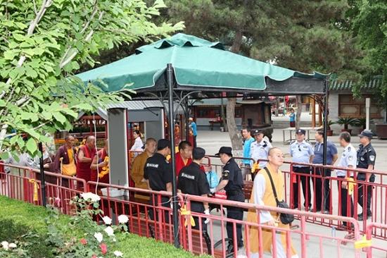 北京灵光寺佛牙塔2016年度首次隆重免费开放瞻仰