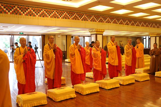 台湾“中华人间佛教联合总会”代表团参访北京龙泉寺 