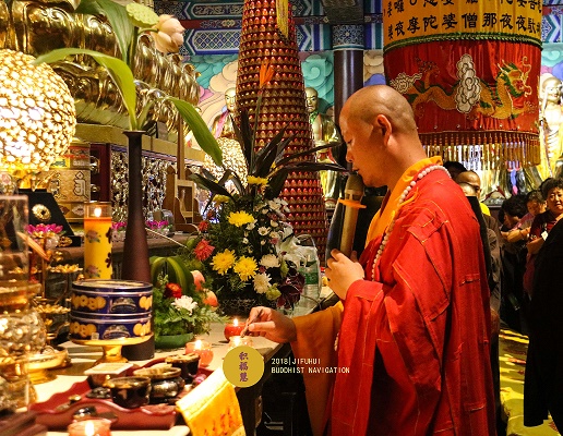 明日药王菩萨圣诞!积福慧供灯共修正在进行中…… 明日药王菩萨圣诞!积福慧供灯共修正在进行中……