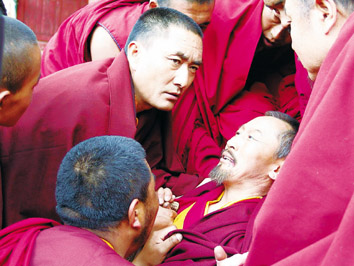 20集历史题材电视《格达活佛》震撼人心(组图)