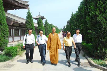 广东省佛山市宗教局一行参观陕西省宝鸡市法门寺