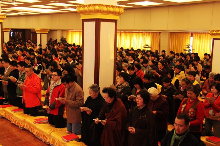 北京龙泉寺举行大型法会为西南旱区祈雨