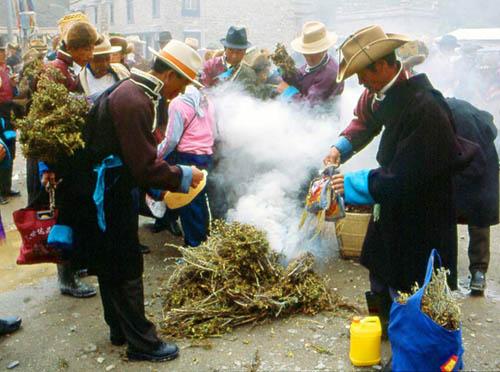西藏农牧民群众喜过望果节