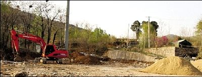少林寺的东侧正在打地基 少林寺的东侧正在打地基