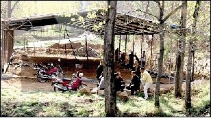少林寺的甘露台西侧搭起大棚 少林寺的甘露台西侧搭起大棚