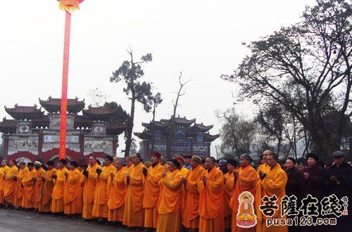祈福法会在广德寺园觉桥广场隆重举行 祈福法会在广德寺园觉桥广场隆重举行