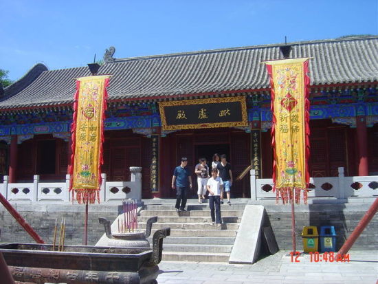 云居寺佛祖成道朝拜大典(资料图) 云居寺佛祖成道朝拜大典(资料图)