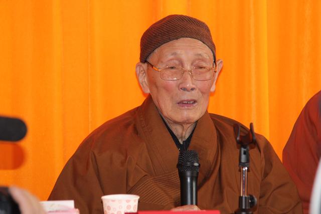 明学长老