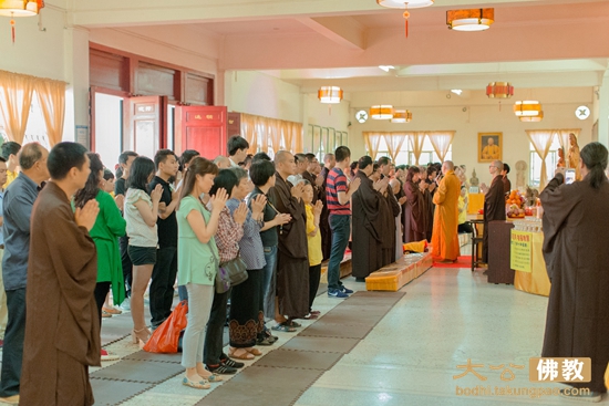 聆听法师开示