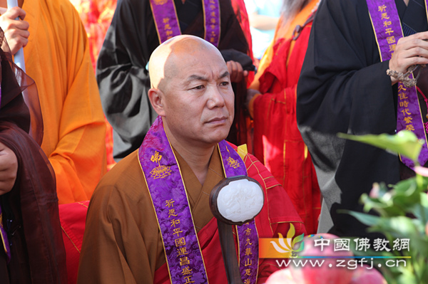山门前.JPG