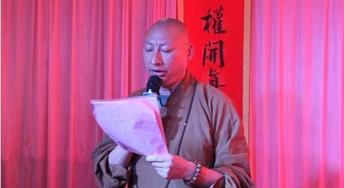 常慧法师主持本次活动（图片来源：菩萨在线 妙双/摄）