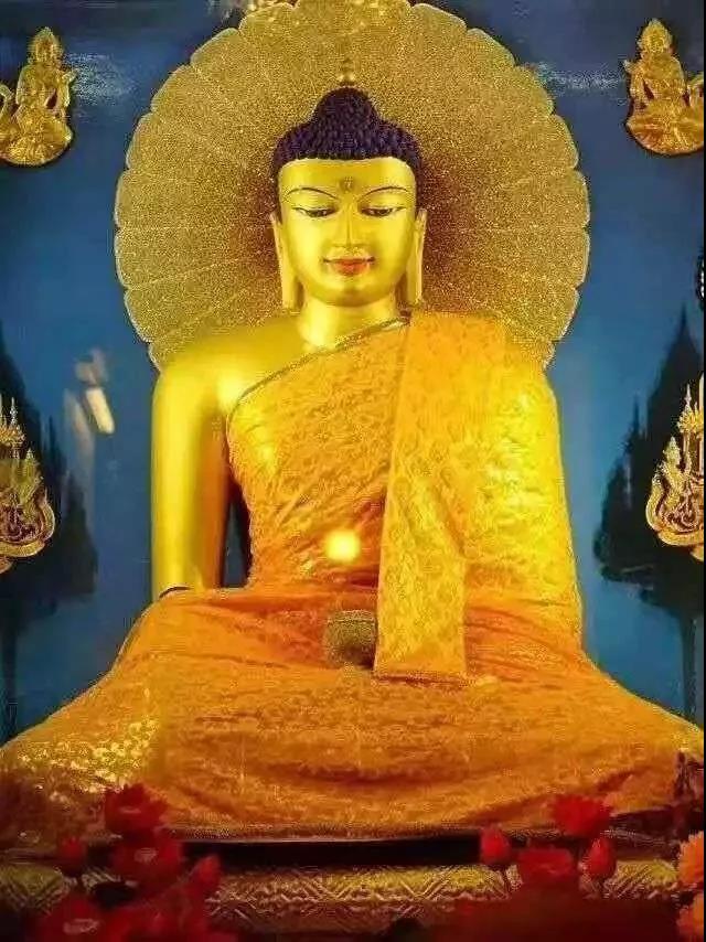 今日恭迎佛陀天降日!诸佛生欢喜,普天降吉祥! 今日恭迎佛陀天降日!诸佛生欢喜,普天降吉祥!