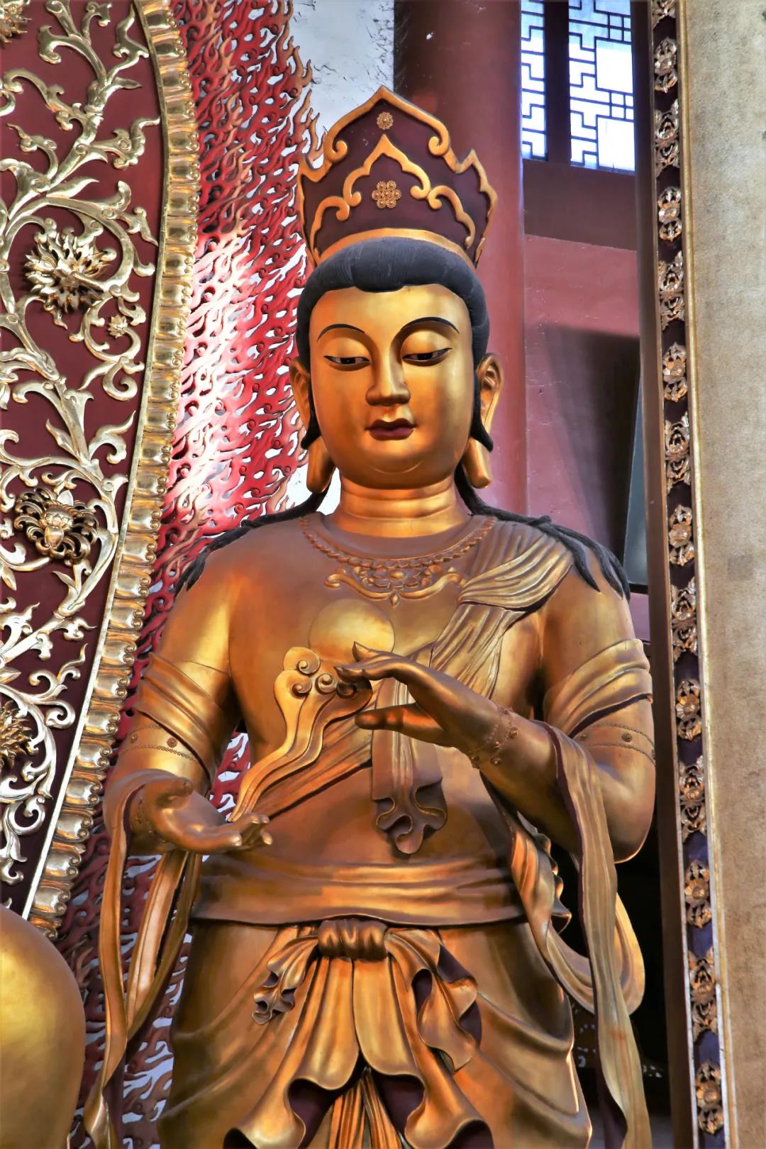 今日恭迎日光菩萨圣诞!祈愿日光遍照世间,众生离苦得乐! 今日恭迎日光菩萨圣诞!祈愿日光遍照世间,众生离苦得乐!