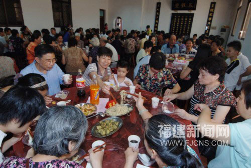 佛欢喜日福州法海寺举行盂兰盆法会(图)