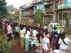 缅甸帕奥禅林之入村乞食