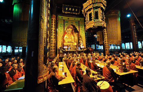 普陀山普济禅寺施放九大士焰口