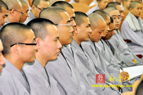 济群法师应邀到闽南佛学院为学僧做讲座