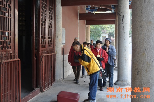 新加坡佛教居士林净土祖庭朝礼团一行到湖南朝礼