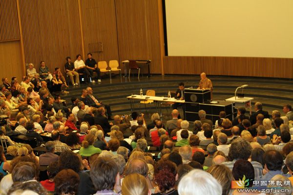 净慧老和尚在弗莱堡大学演讲