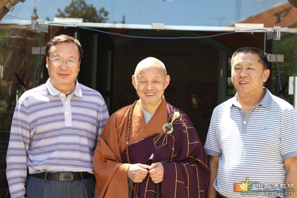 净慧法师携“中国河北省禅文化代表团”一行为德国本笃禅修中心“虚云宗”主持禅修