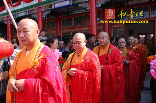 本次法会的诸山长老有:黑龙江省佛教协会会长,极乐寺方丈静波大和尚