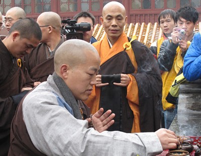 柏林禅寺方丈明海法师五台闭关两年 圆满出关