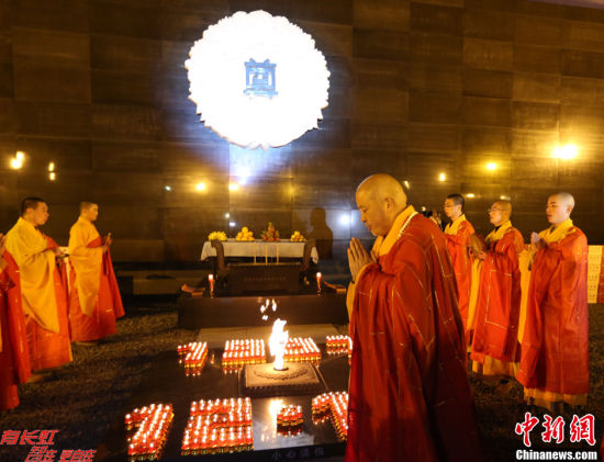 为南京大屠杀遇难者守灵仪式暨和平烛光祭
