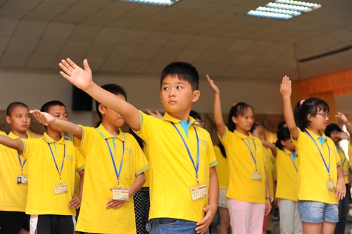 参加夏令营的小朋友们