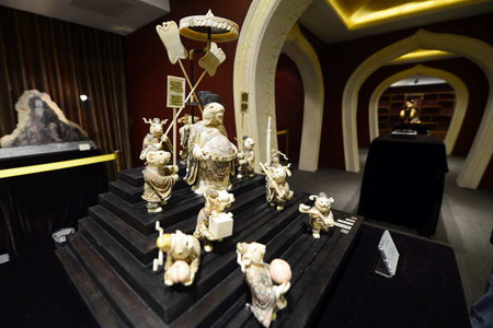 杭州:首届中国佛教艺术精品展在南宋御街举行