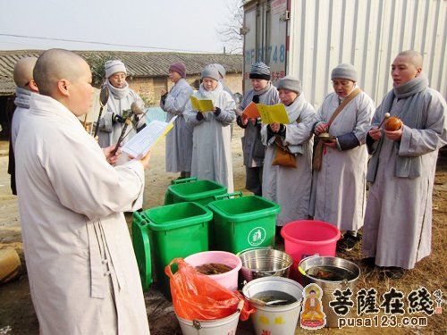湖南东山古寺法师前往伍市、新市、汨罗等各地放生