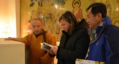 美国中国之城董事长一行参访北京龙泉寺