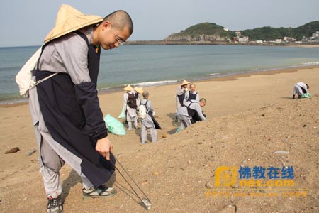 净心斯有净土法鼓山僧伽大学学僧金山净滩