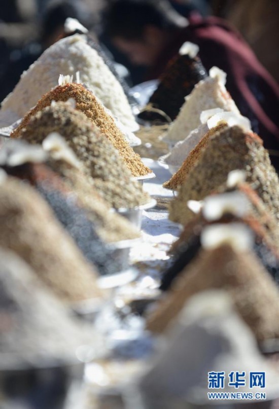 西藏拉萨市甘丹寺举行火供宗教仪轨