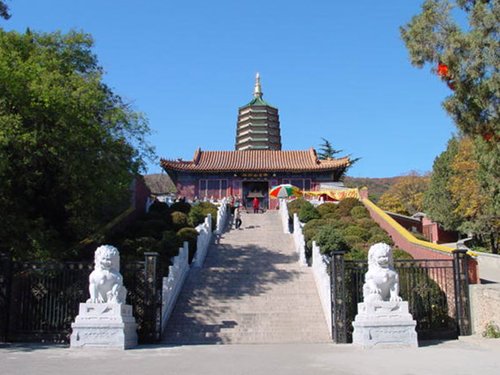 北京八大处晒经节首次面向公众 1800卷经连晒