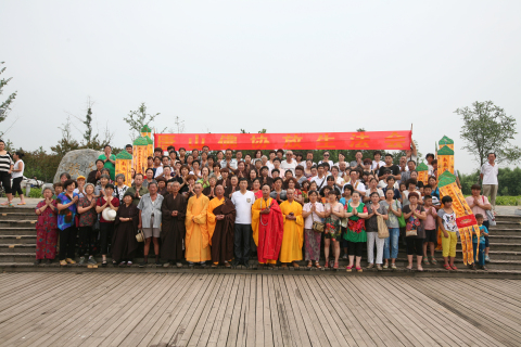 唐山佛协与大兴寺共同举办了大型放生法会