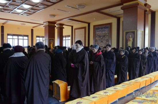 愿天下有情都能归仰弥陀，念佛往生