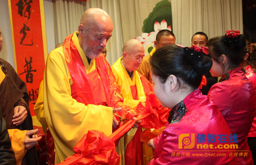 北京宝莲城舍利宫落成剪彩暨本渡长老寿诞盛典举行