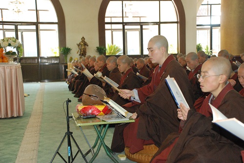山西五台山普寿寺举行药师如来圣诞纪念法会