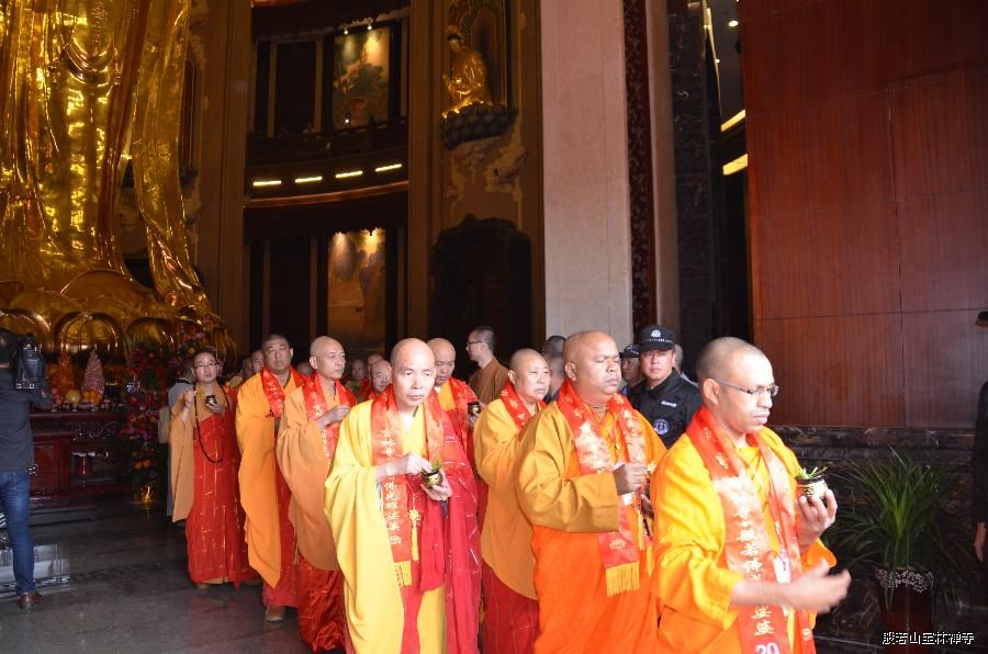 大德法师加持净坛 大德法师加持净坛