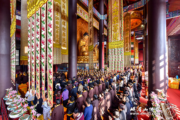 四川峨眉山大佛禅院举行千僧斋法会-佛教导航