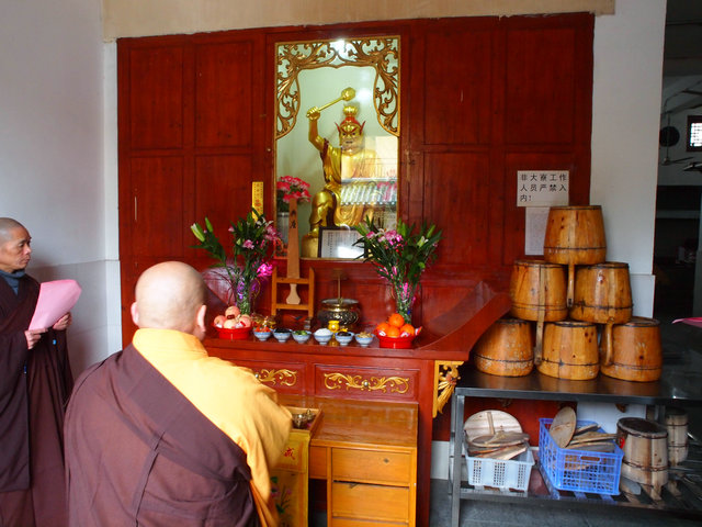 江西东林寺举行春节普供暨祭祖仪式